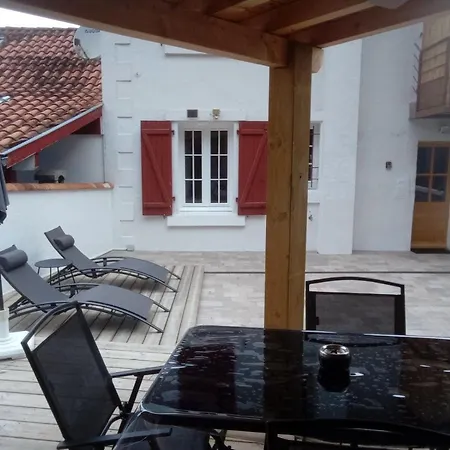 Maison Maitena Avec Jacuzzi Appartement *
